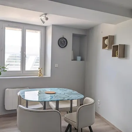 Apartamento 2 Meuble A 48 M2 Avec Cour Saix (Tarn)